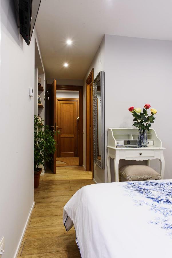 Lora Center Room, Parking Como Exterior photo